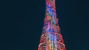 神戸ポートタワーがレインボーカラーにライトアップ！「国登録有形文化財」登録記念事業実施　#iPhoneカメラ