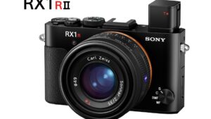 ソニー「RX1R II (DSC-RX1RM2)」を発表！世界初、光学可変ローパスフィルターを採用、42MPの裏面照射型センサー、内蔵EVFを搭載