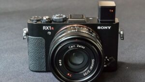 SONY は国内で「RX1R II 」(DSC-RX1RM2)を発表！