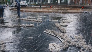 本日12月11日（金）の「神戸ルミナリエ2015」の開催についてと噴水広場「踊る！KOBE光のファウンテン」の倒壊