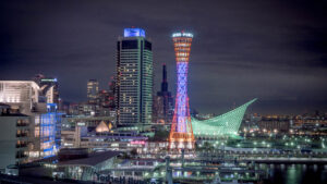 世界糖尿病デーで神戸ポートタワーはブルーライトアップ